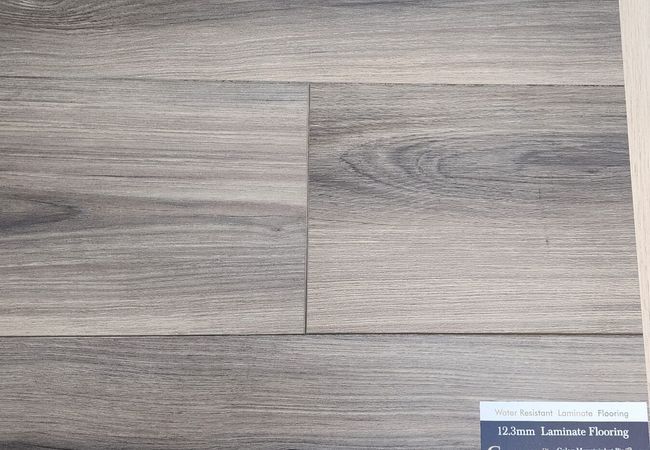 Golden Choice 1065 Laminate Flooring