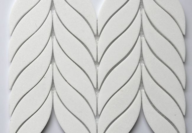 MDR Marble Mosaic Wide Leaf Thassos