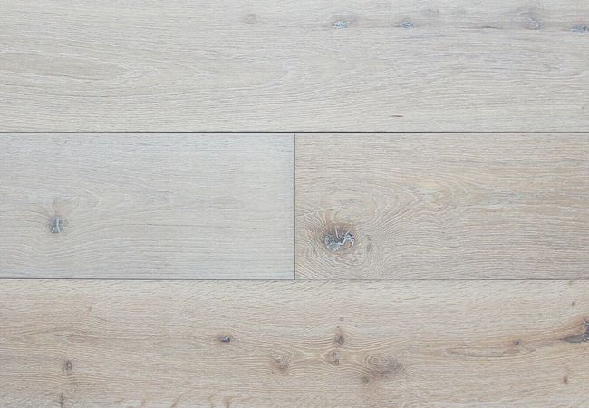 Pravada Artistique European White Oak Engineered Duvet