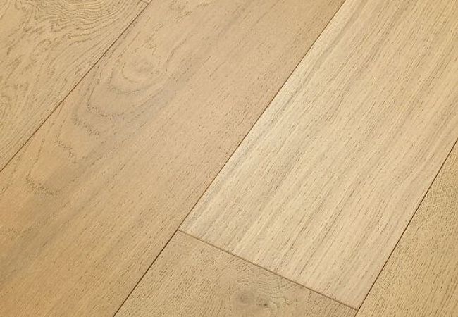 Anderson Tuftex Natural Timbers Oak Engineered Grove Smooth 15026