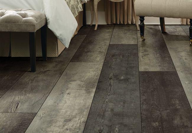 Shaw Titan HD Plus Platinum Arcadia Barnboad Luxury Vinyl Plank view 2