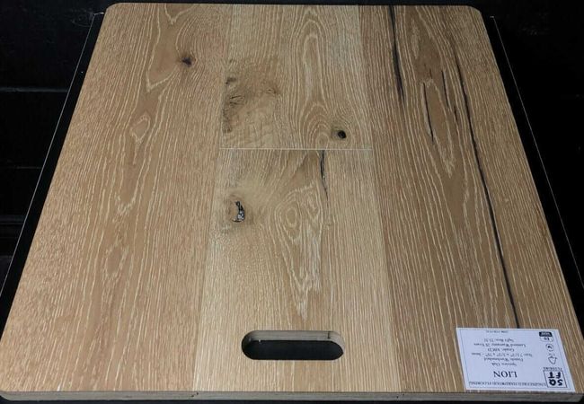 Simba Oak Engineered Lion