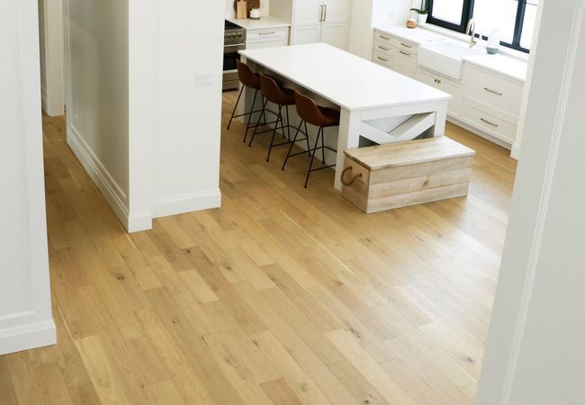 Twelve Oaks Antique Perspective Plus White Oak Natural Elements