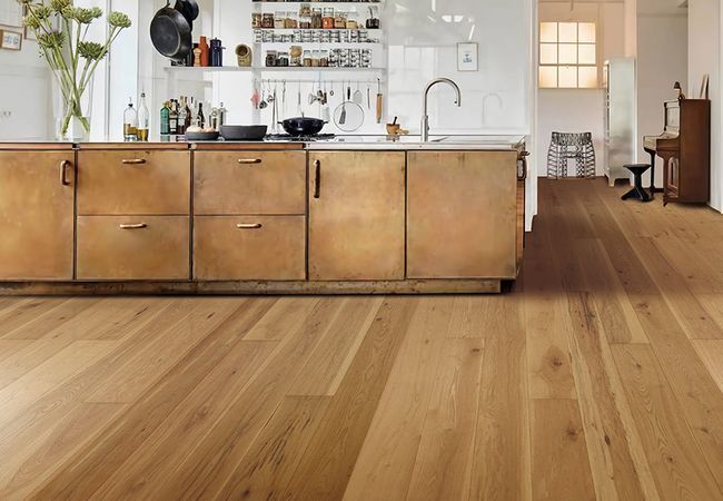 Twelve Oaks Master Artisan Hickory Sculptor view 2