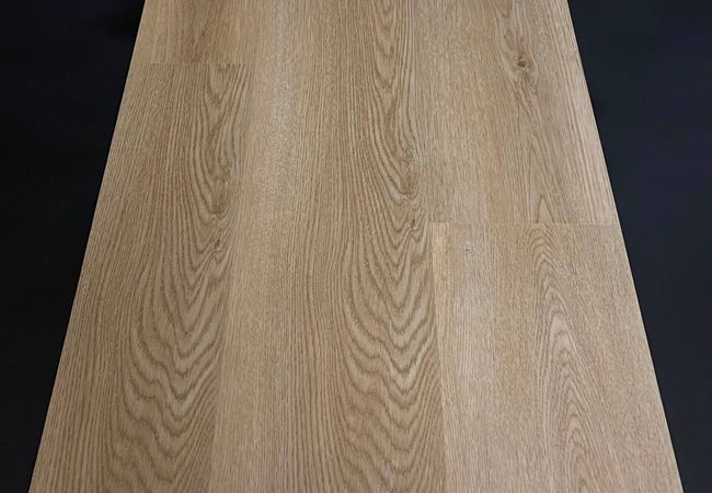 Weiss LuxCore Vinyl Plank Mars